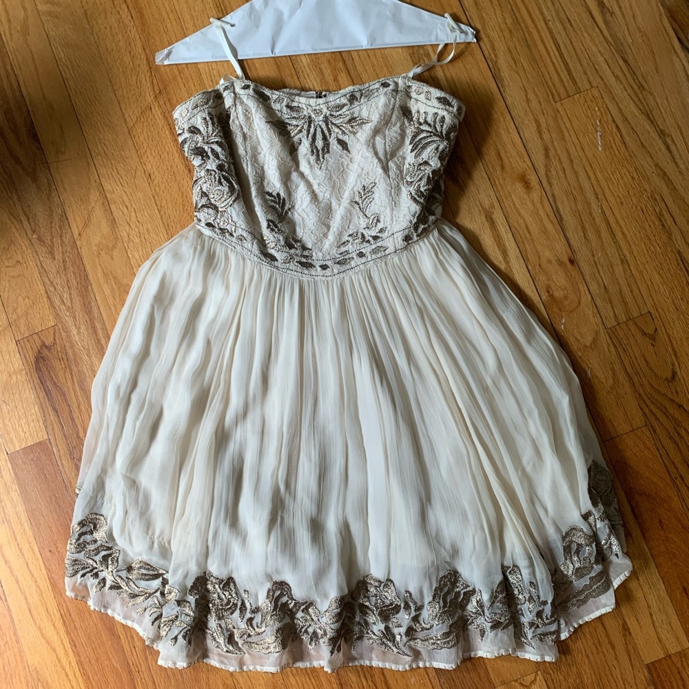 Kimchi Blue Strapless Dress